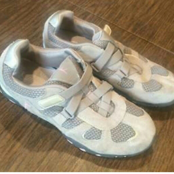 women's danskin shoes
